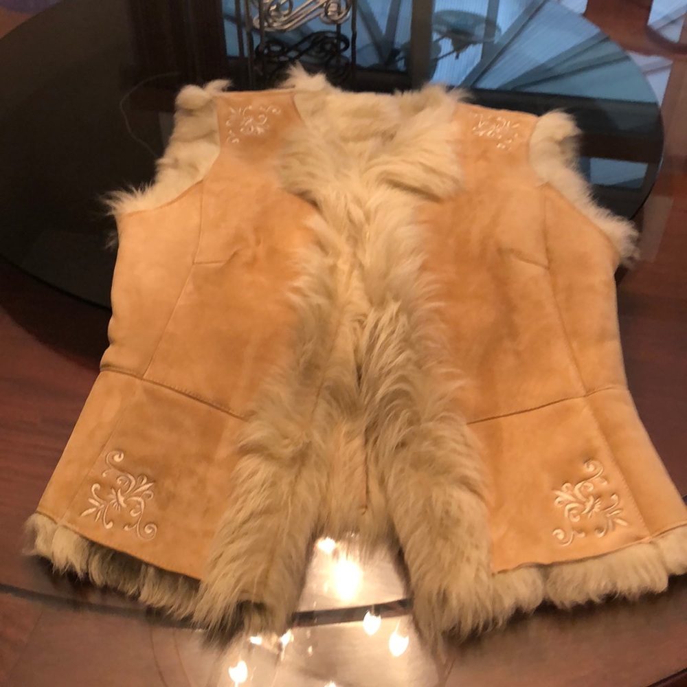 Vakko shearling vest
